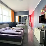 Flower House 3 Apartment