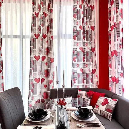 Flower House 3 Apartment