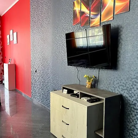 Apartment Flower House 3 *