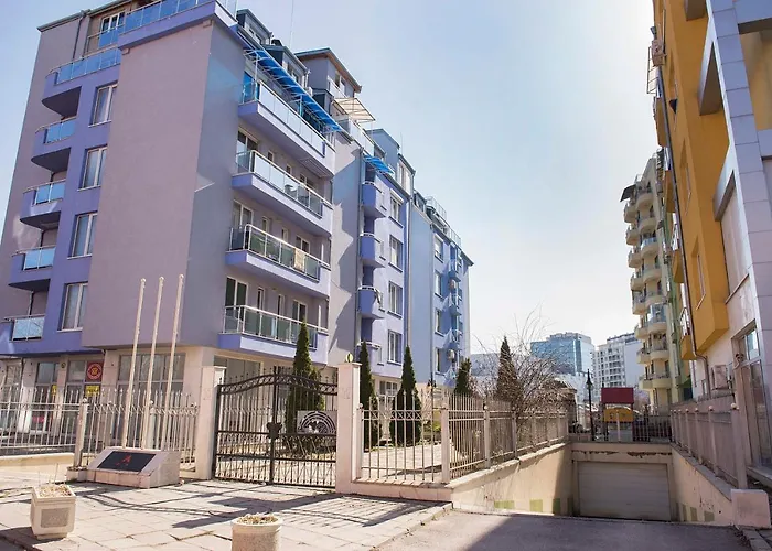 Flower House 3 Апартамент *